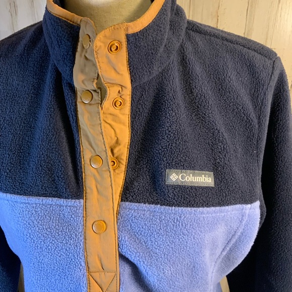 Columbia two tone fleece 1/4 button pullover. Size small - Picture 2 of 5